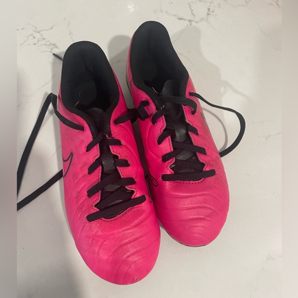 GUC Nike Youth Girls Soccer Cleats Pink - Picture 2 of 7